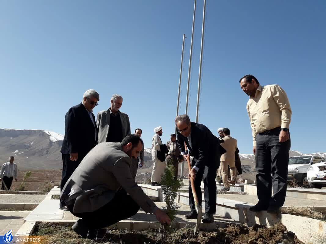 قطار جویندگان علم در ریل دوستی با طبیعت قطار جویندگان علم در ریل دوستی با طبیعت