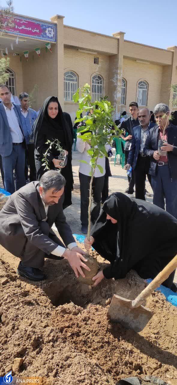 قطار جویندگان علم در ریل دوستی با طبیعت قطار جویندگان علم در ریل دوستی با طبیعت