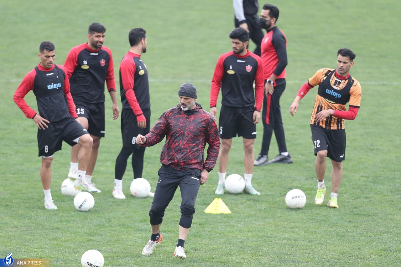 ادامه غیبت یک بازیکن در روز اجرای برنامه های تاکتیکی زیر بارش باران ادامه غیبت یک بازیکن در روز اجرای برنامه های تاکتیکی زیر بارش باران