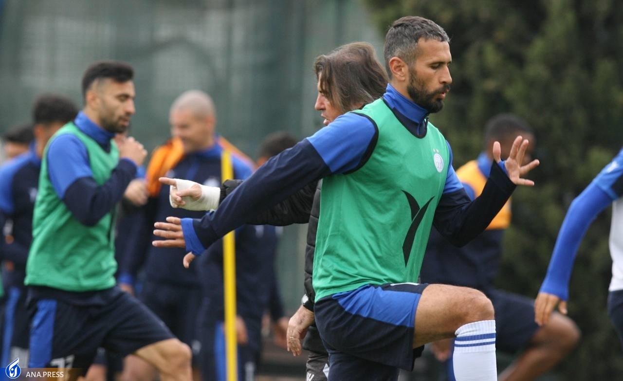 آسیب دیدگی عجیب دست ساپینتو/ چه اتفاقی برای سرمربی استقلال رخ داده است؟ آسیب دیدگی عجیب دست ساپینتو/ چه اتفاقی برای سرمربی استقلال رخ داده است؟