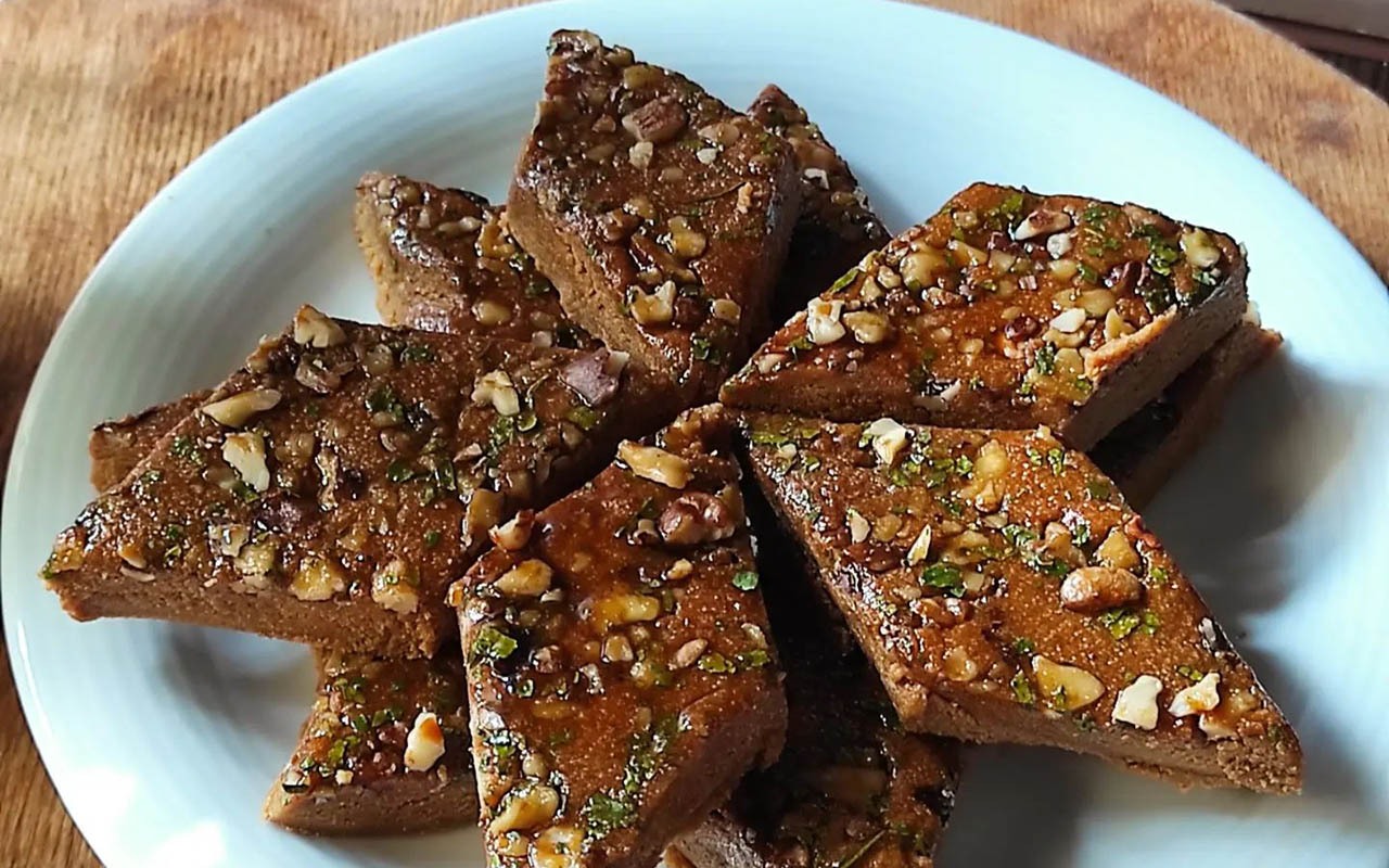 از حلوا به تا کاکا کدو؛ سوغاتیهای خوشمزه استان گیلان از حلوا به تا کاکا کدو؛ سوغاتیهای خوشمزه استان گیلان