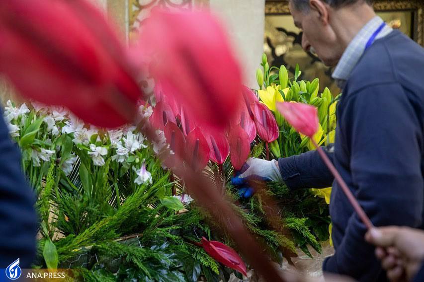 ضریح حرم امام حسین (ع) به مناسبت اعیاد شعبانیه گلآرایی شد + فیلم و عکس ضریح حرم امام حسین (ع) به مناسبت اعیاد شعبانیه گلآرایی شد + فیلم و عکس