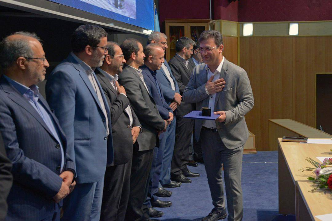 گروه زر در جمع برگزیدگان توسعه فناوری ایران