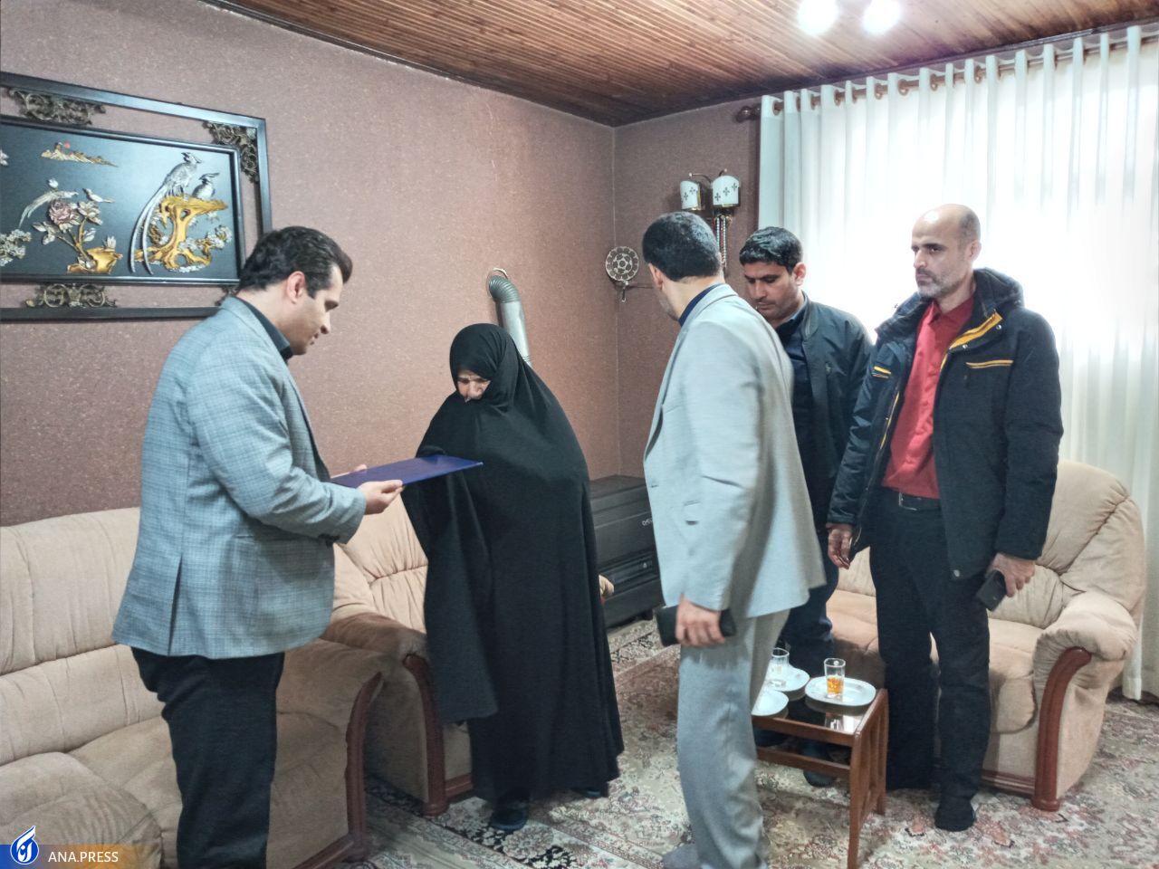 از کاشت درخت به یاد شهید تا دلجویی از خانواده‌ شهدا