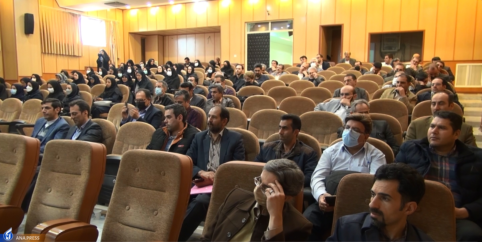 حضور ۱۶۰ نفر از دانشگاهیان دانشگاه آزاد چهارمحال و بختیاری در طرح ملی «اعتلا» حضور ۱۶۰ نفر از دانشگاهیان دانشگاه آزاد چهارمحال و بختیاری در طرح ملی «اعتلا»