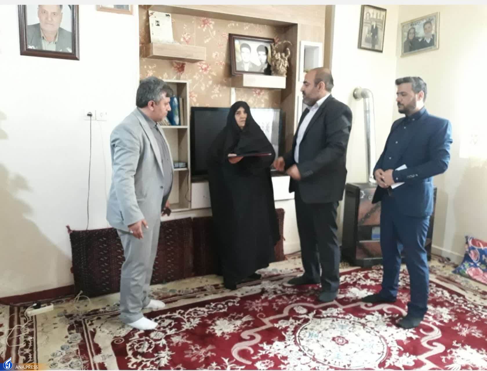 از کاشت درخت به یاد شهید تا دلجویی از خانواده‌ شهدا