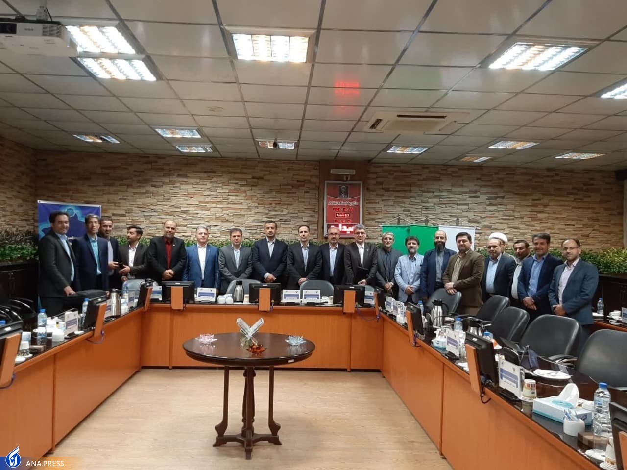 لزوم نفوذ معنوی مدیران در راستای تأثیر مثبت نظارتها در دانشگاه آزاد اسلامی لزوم نفوذ معنوی مدیران در راستای تأثیر مثبت نظارتها در دانشگاه آزاد اسلامی