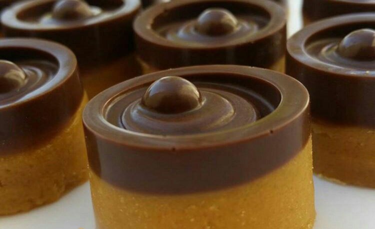 طرز تهیه شیرینی برشتوک نخودچی طرز تهیه شیرینی برشتوک نخودچی