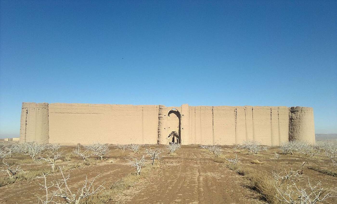 معرفی قلعه دختر یا قیز قلعه شهرستان ساوه 