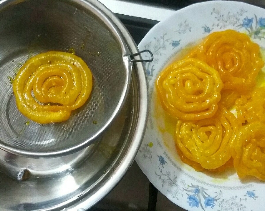 طرز تهیه زولبیا فوری طرز تهیه زولبیا فوری