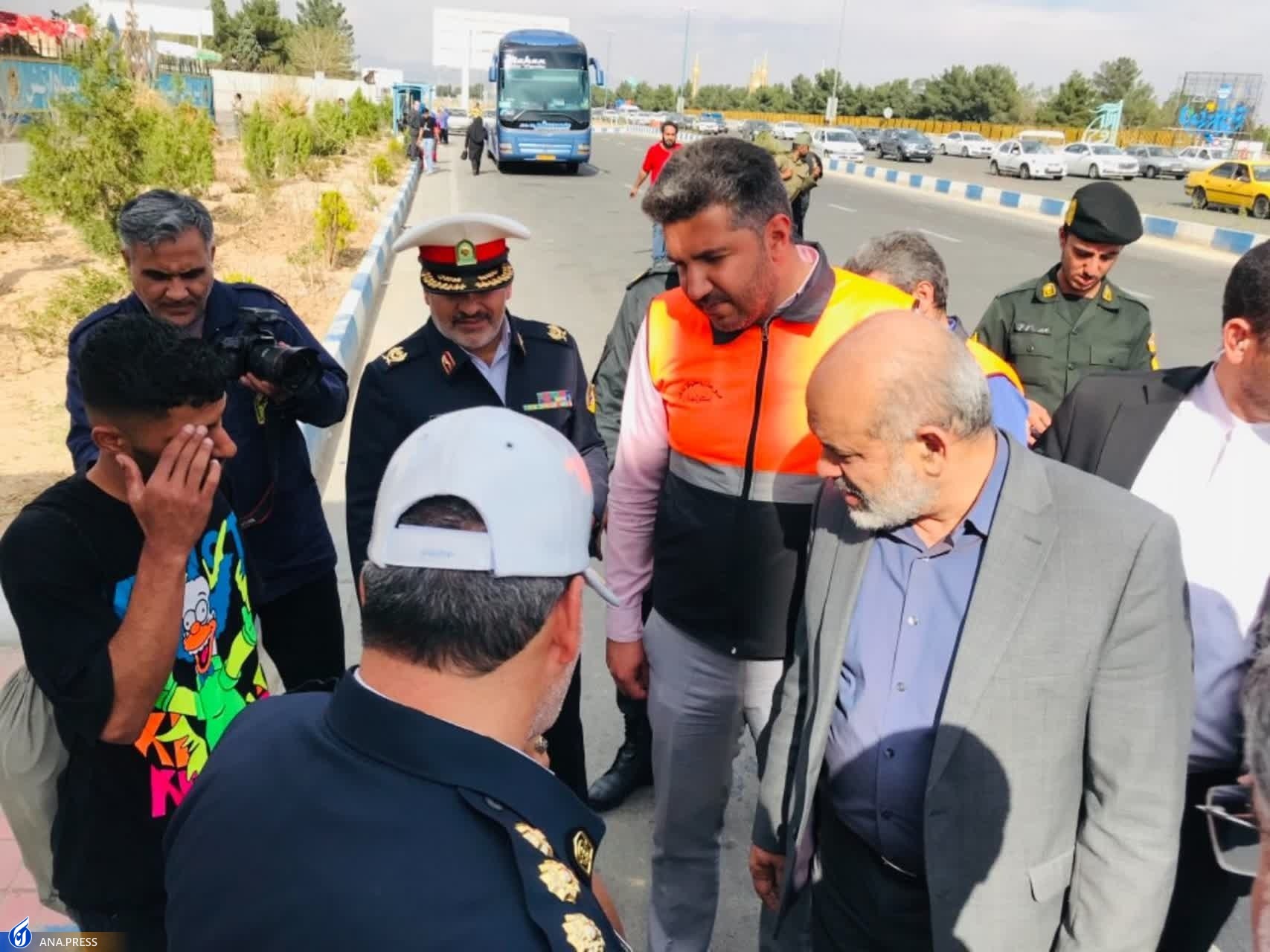 وزیر کشور از عوارضی تهران- قم بازدید کرد وزیر کشور از عوارضی تهران- قم بازدید کرد