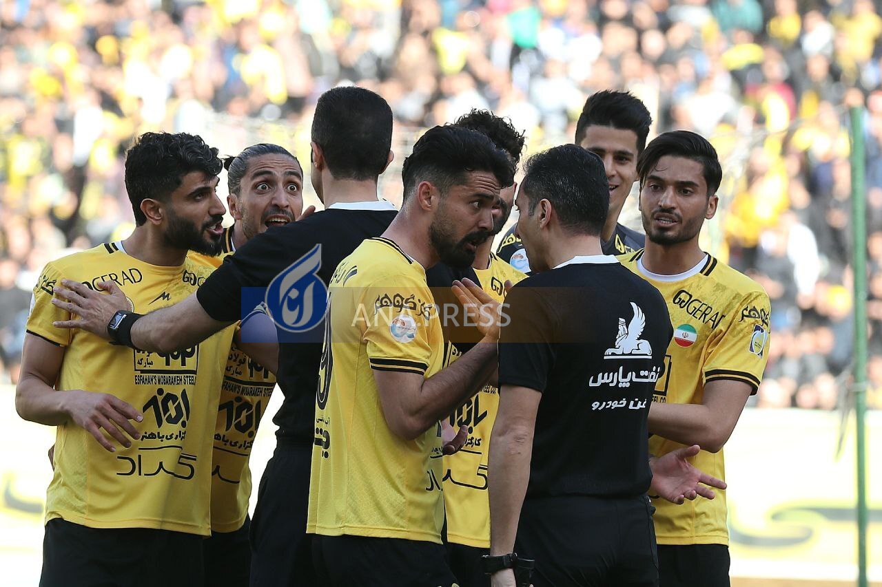 تکرار سناریوی یزدانی در استقلال این بار با سپاهان مقابل پرسپولیس+تصاویر تکرار سناریوی یزدانی در استقلال این بار با سپاهان مقابل پرسپولیس+تصاویر