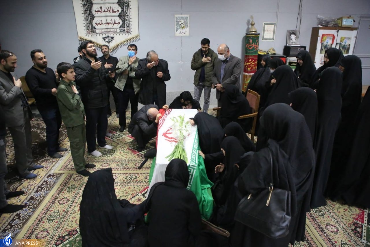 ادای احترام معاون اول رئیس جمهور به پیکر اسماعیل احمدی ادای احترام معاون اول رئیس جمهور به پیکر اسماعیل احمدی