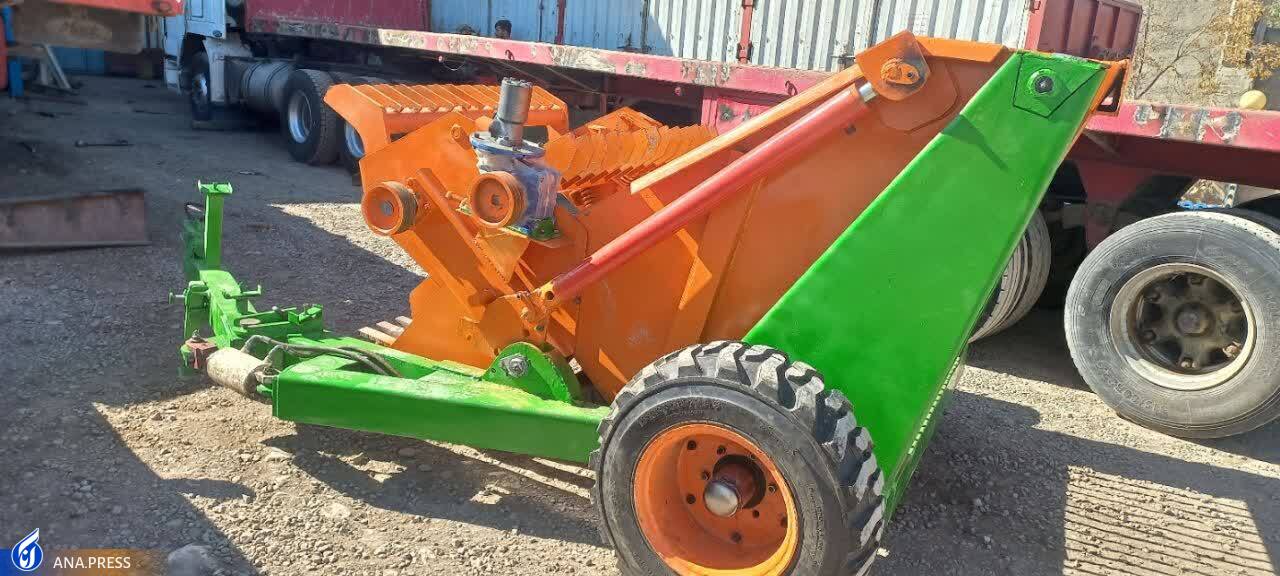 /| سنگها با تلاش فناوران از اراضی کشاورزی جمعآوری میشوند /| سنگها با تلاش فناوران از اراضی کشاورزی جمعآوری میشوند