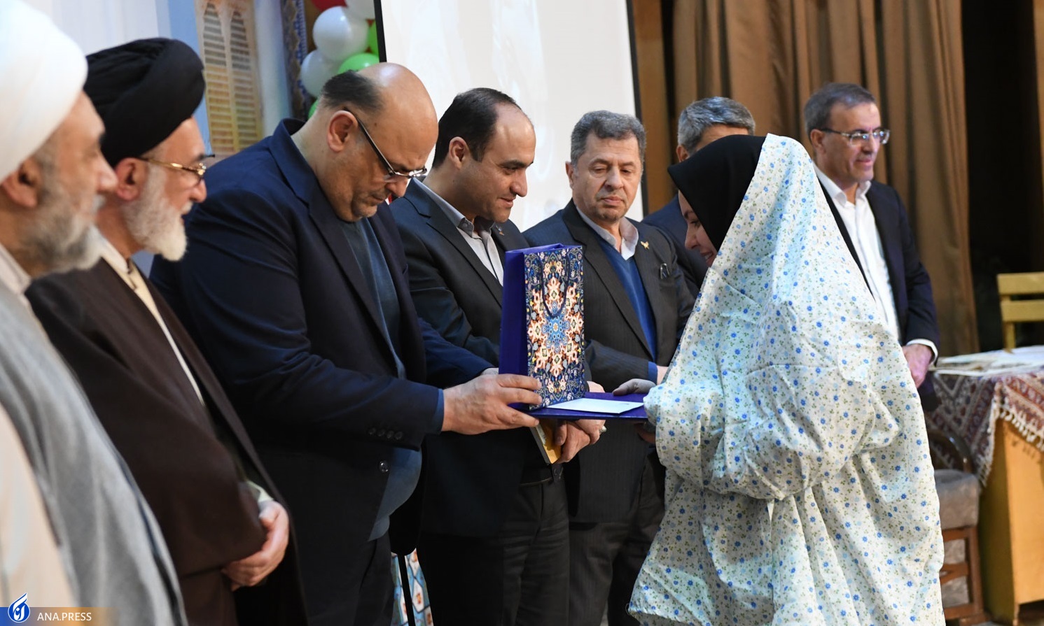 اختتامیه جشنواره علمی فرهنگی سیدالکریم و شیخالبلاد چگونه گذشت؟ اختتامیه جشنواره علمی فرهنگی سیدالکریم و شیخالبلاد چگونه گذشت؟