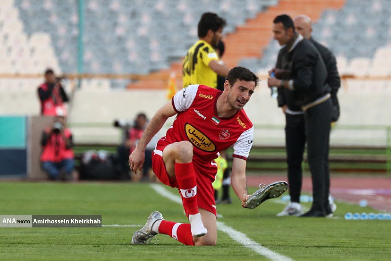 بازی با لنگه کفش گولسیانی؛ تاکتیک جالب رفیعی برای گلزنی بازی با لنگه کفش گولسیانی؛ تاکتیک جالب رفیعی برای گلزنی