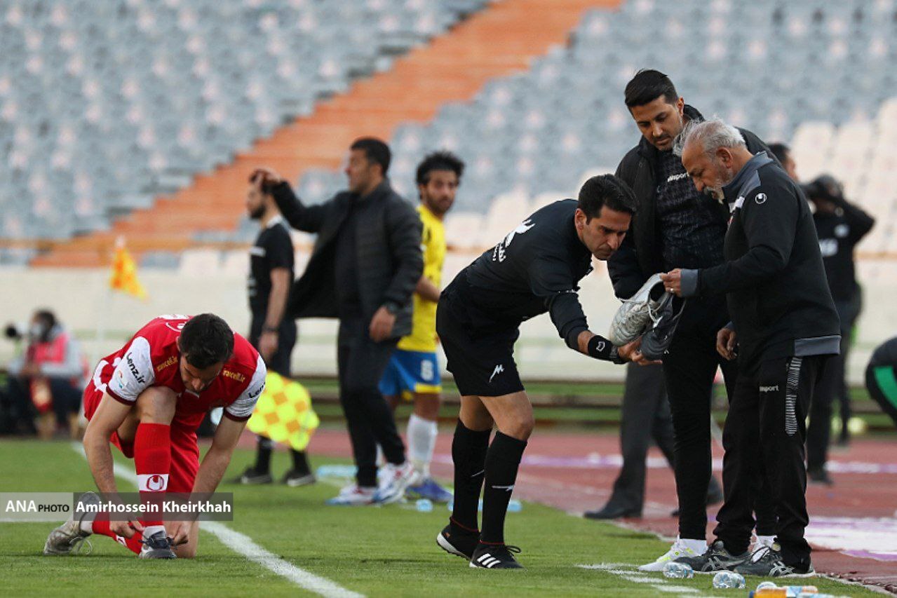 بازی با لنگه کفش گولسیانی؛ تاکتیک جالب رفیعی برای گلزنی بازی با لنگه کفش گولسیانی؛ تاکتیک جالب رفیعی برای گلزنی