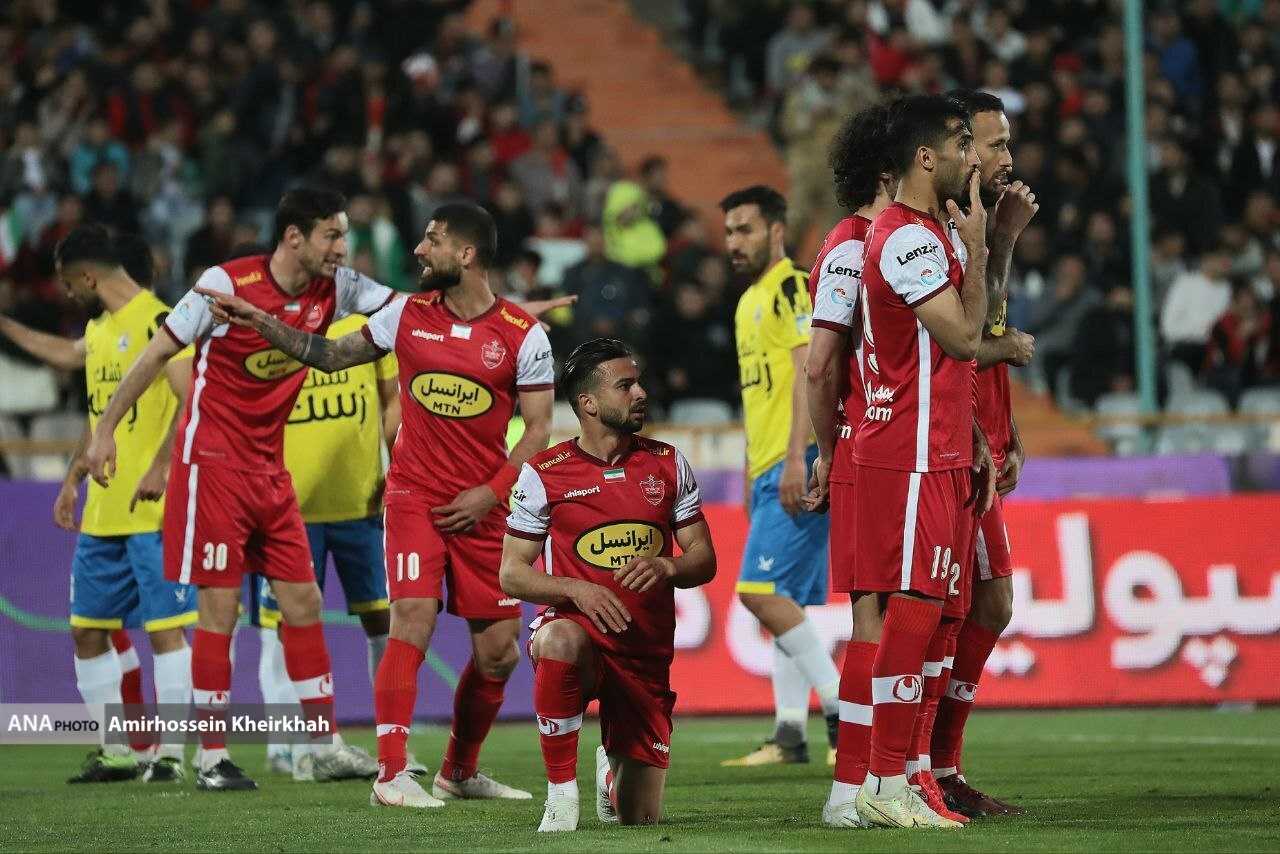 بازی با لنگه کفش گولسیانی؛ تاکتیک جالب رفیعی برای گلزنی بازی با لنگه کفش گولسیانی؛ تاکتیک جالب رفیعی برای گلزنی