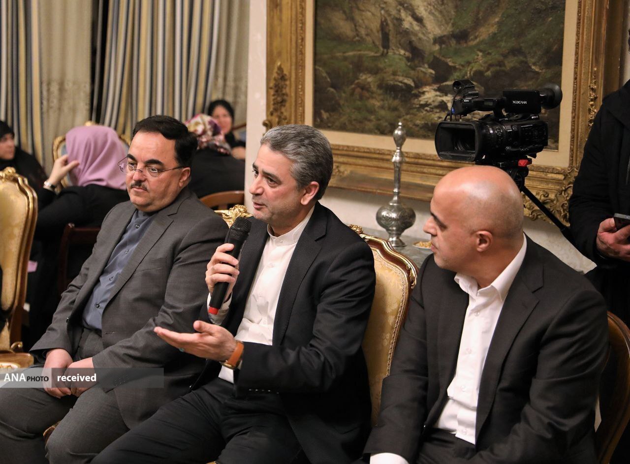 «امیر عبداللهیان» با دیپلماتهای ایرانی مستقر در سوئیس دیدار کرد «امیر عبداللهیان» با دیپلماتهای ایرانی مستقر در سوئیس دیدار کرد