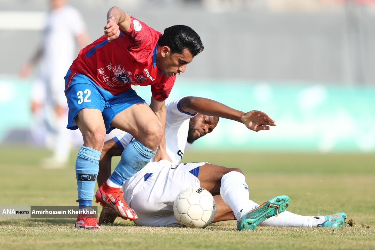 تصاویر توقف استقلال در خانه نساجی