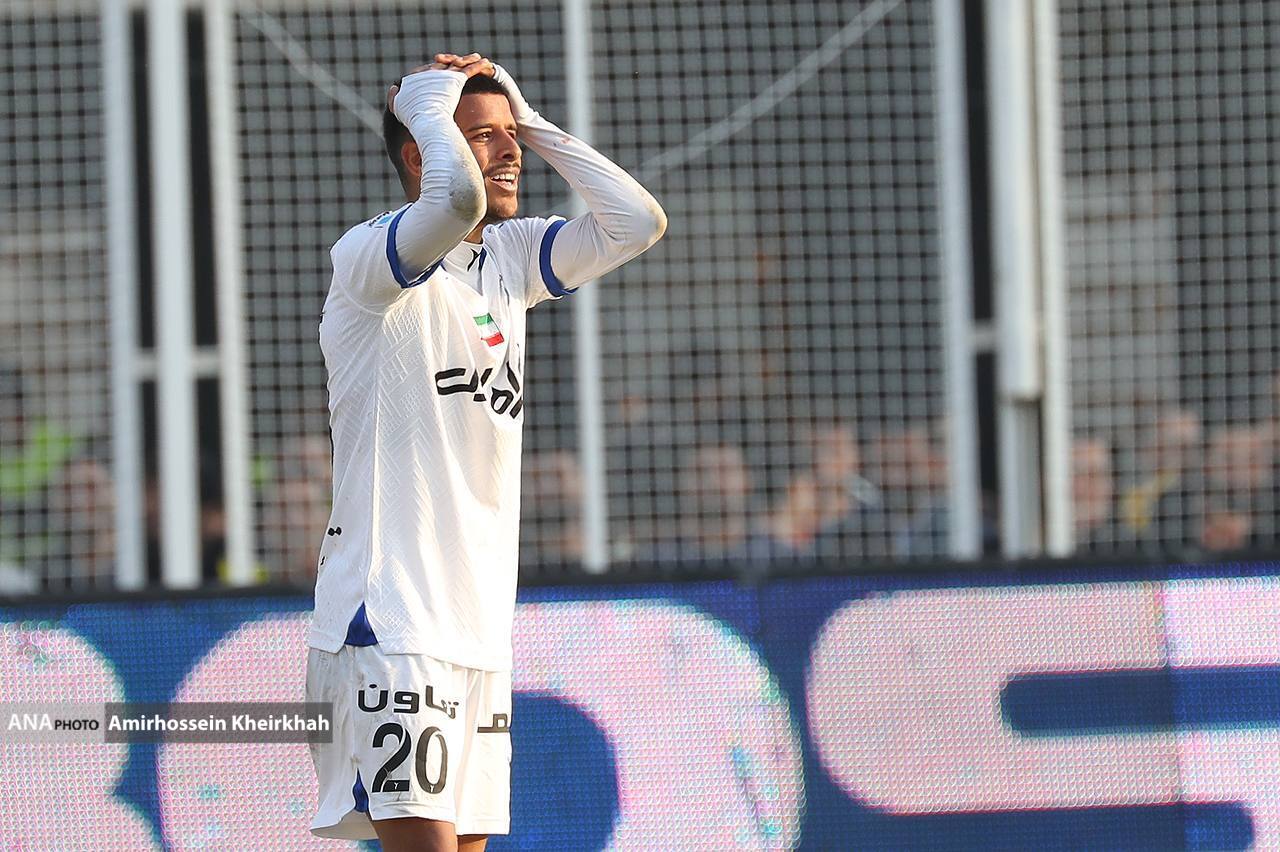 تصاویر توقف استقلال در خانه نساجی