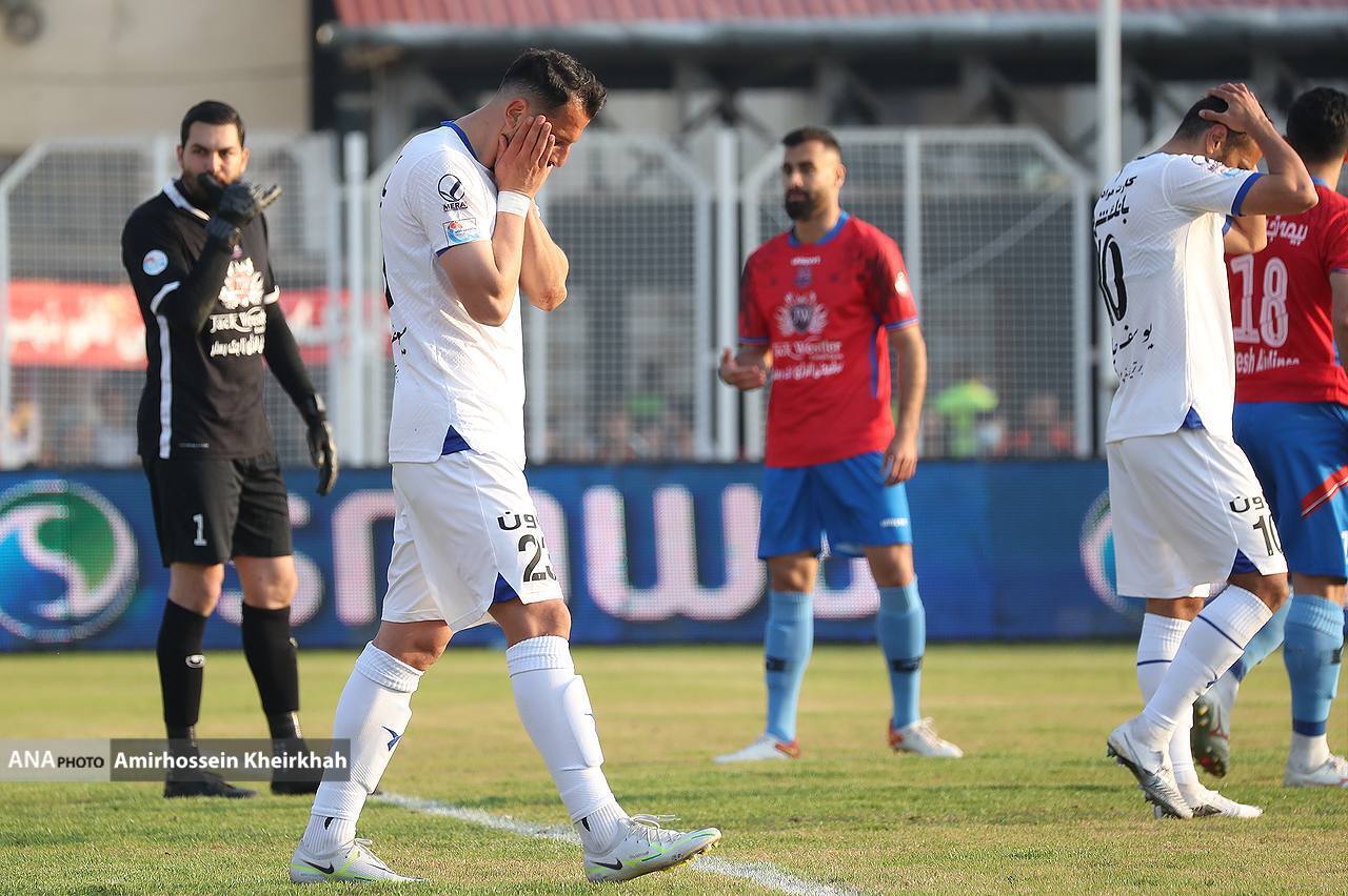 تصاویر توقف استقلال در خانه نساجی