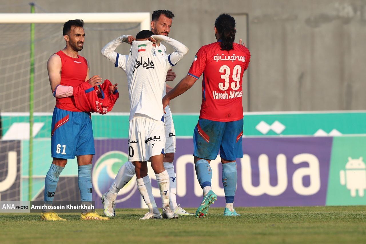 تصاویر توقف استقلال در خانه نساجی