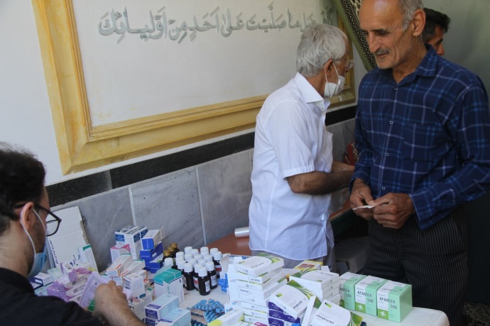 ویزیت رایگان هزار نفر از مردم در مناطق محروم ساری ویزیت رایگان هزار نفر از مردم در مناطق محروم ساری