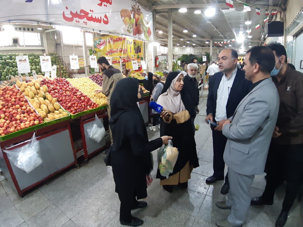 بازدید میدانی فصاحت از میادین میوه و ترهبار/ بررسی مشکلات و دغدغههای شهروندان از سوی مدیرعامل سازمان میادین بازدید میدانی فصاحت از میادین میوه و ترهبار/ بررسی مشکلات و دغدغههای شهروندان از سوی مدیرعامل سازمان میادین