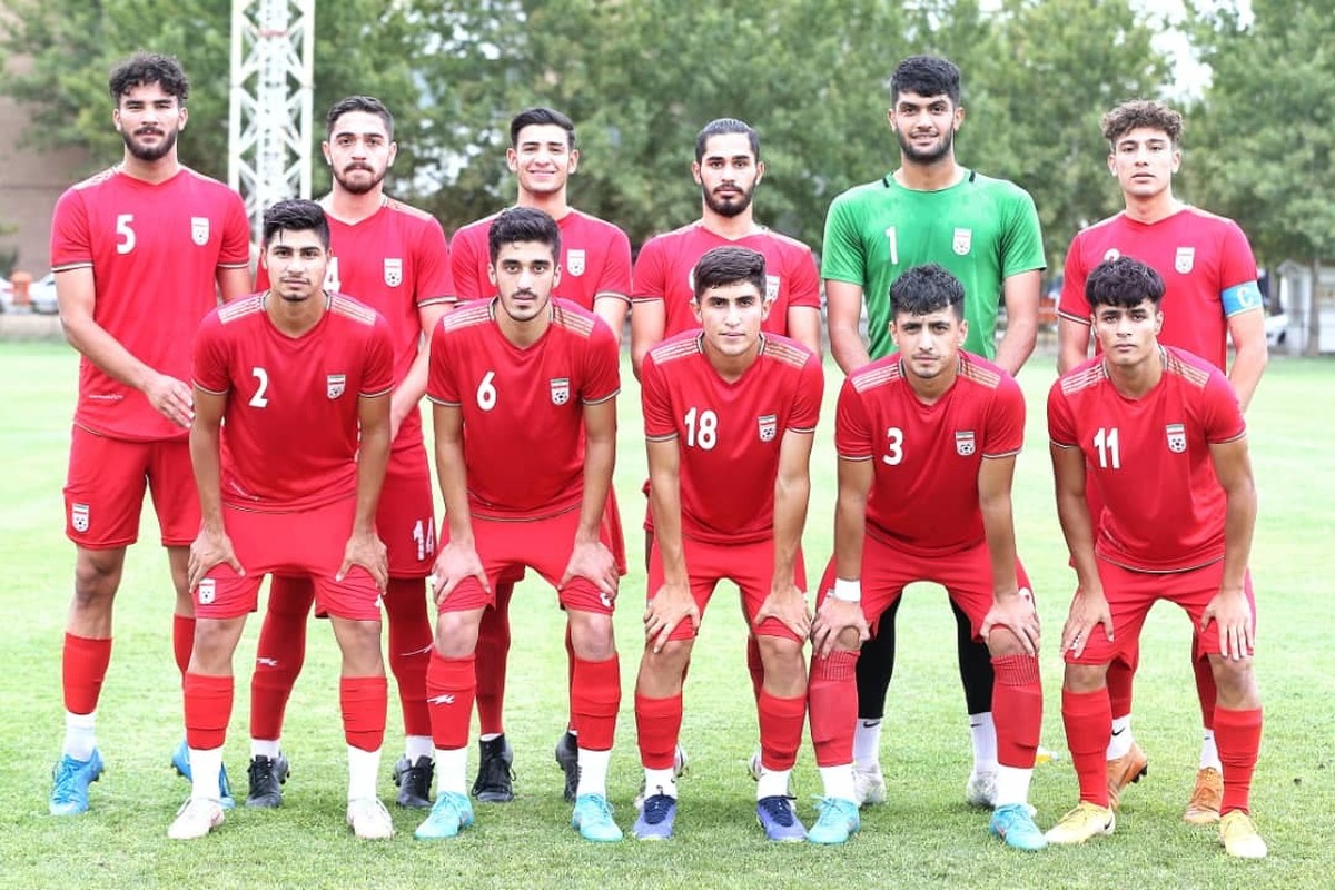 مرفاوی ۳۱ ملی‌پوش جوان را به خط کرد