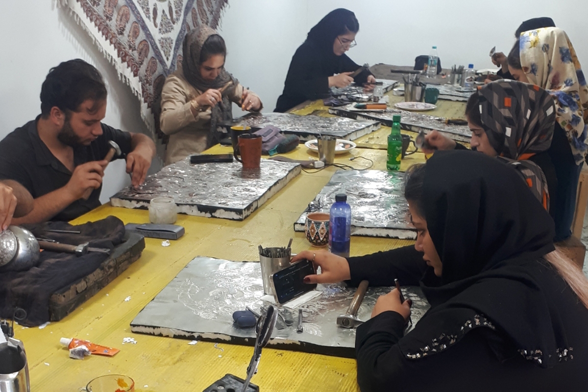 اقتصاد دانش‌بنیان کشور را به سوی ثروت آفرینی هدایت می‌کند