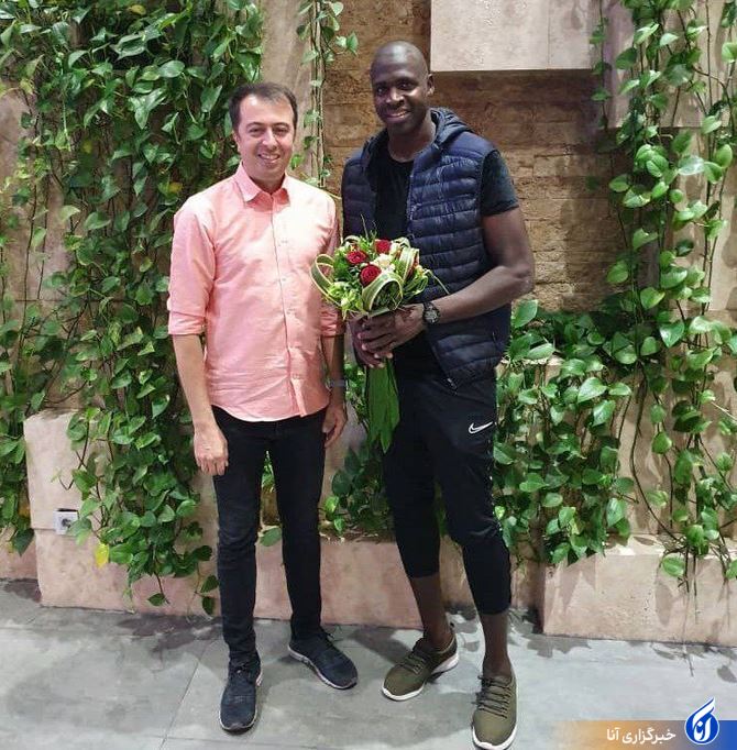 شیخ دیاباته برای پیوستن به پرسپولیس وارد تهران شد+عکس