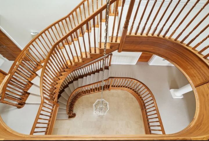 برچسب فروش روی عمارت ۲۲۵ میلیاردی دروگبا+تصاویر برچسب فروش روی عمارت ۲۲۵ میلیاردی دروگبا+تصاویر