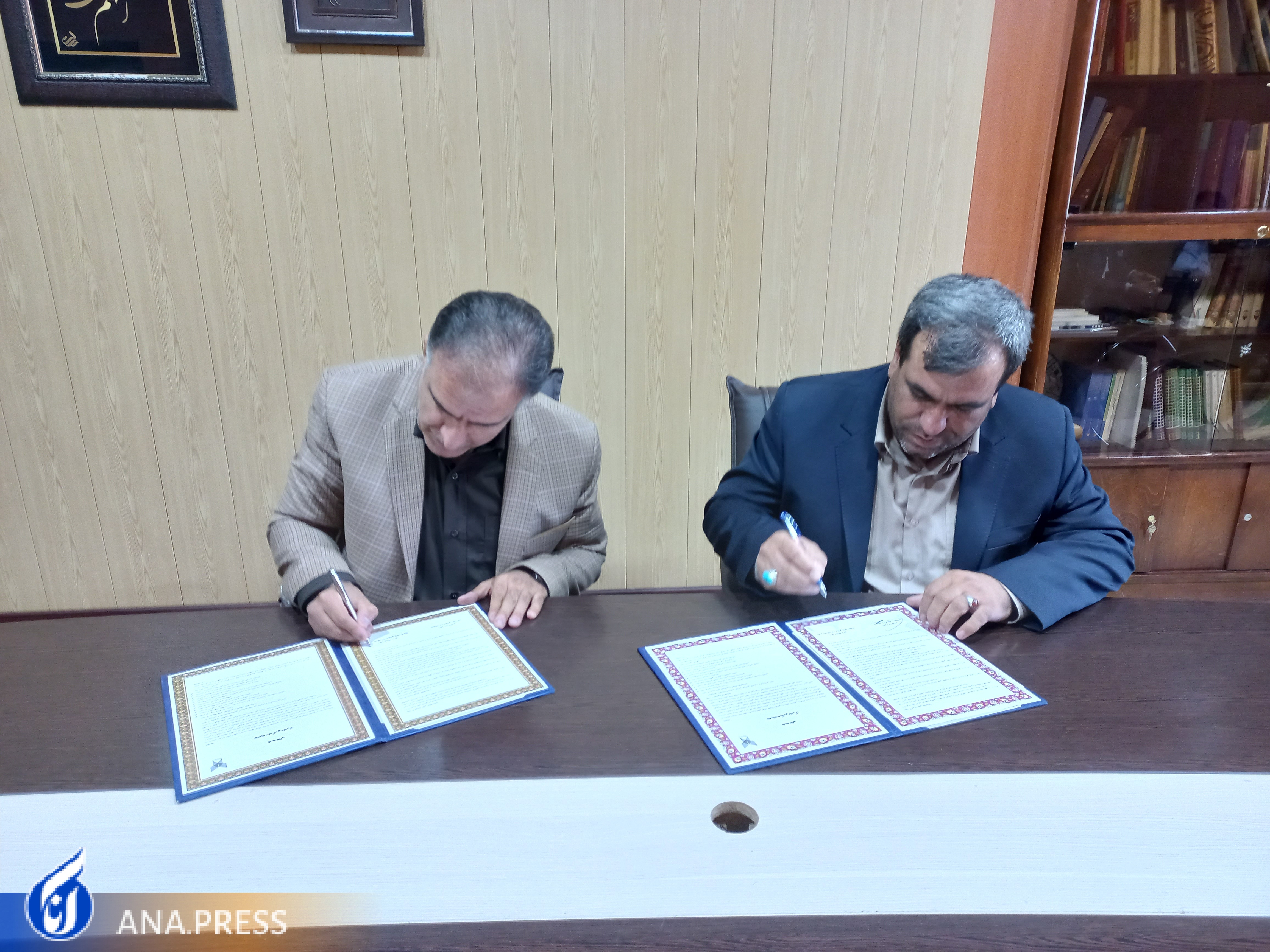 ۴ واحد دانشگاه آزاد اسلامی تفاهمنامه همکاری امضا کردند ۴ واحد دانشگاه آزاد اسلامی تفاهمنامه همکاری امضا کردند