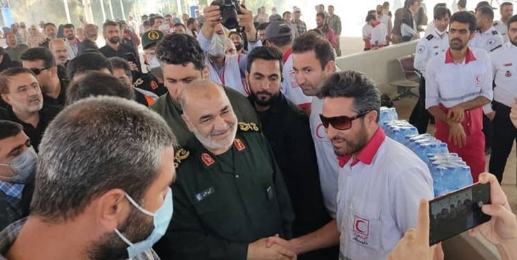 سرلشکر سلامی: تمام امکانات سپاه در خدمت زائران اربعین است سرلشکر سلامی: تمام امکانات سپاه در خدمت زائران اربعین است