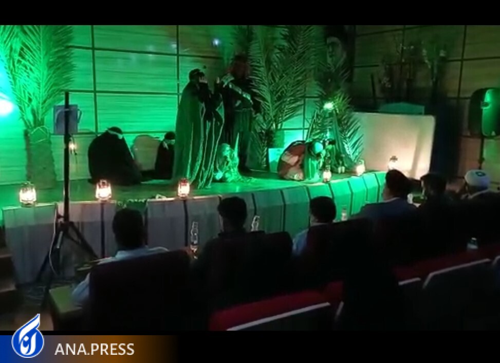 هنر آئینی و سنتی تعزیهخوانی با نوای سوزناک «سائلین» هنر آئینی و سنتی تعزیهخوانی با نوای سوزناک «سائلین»