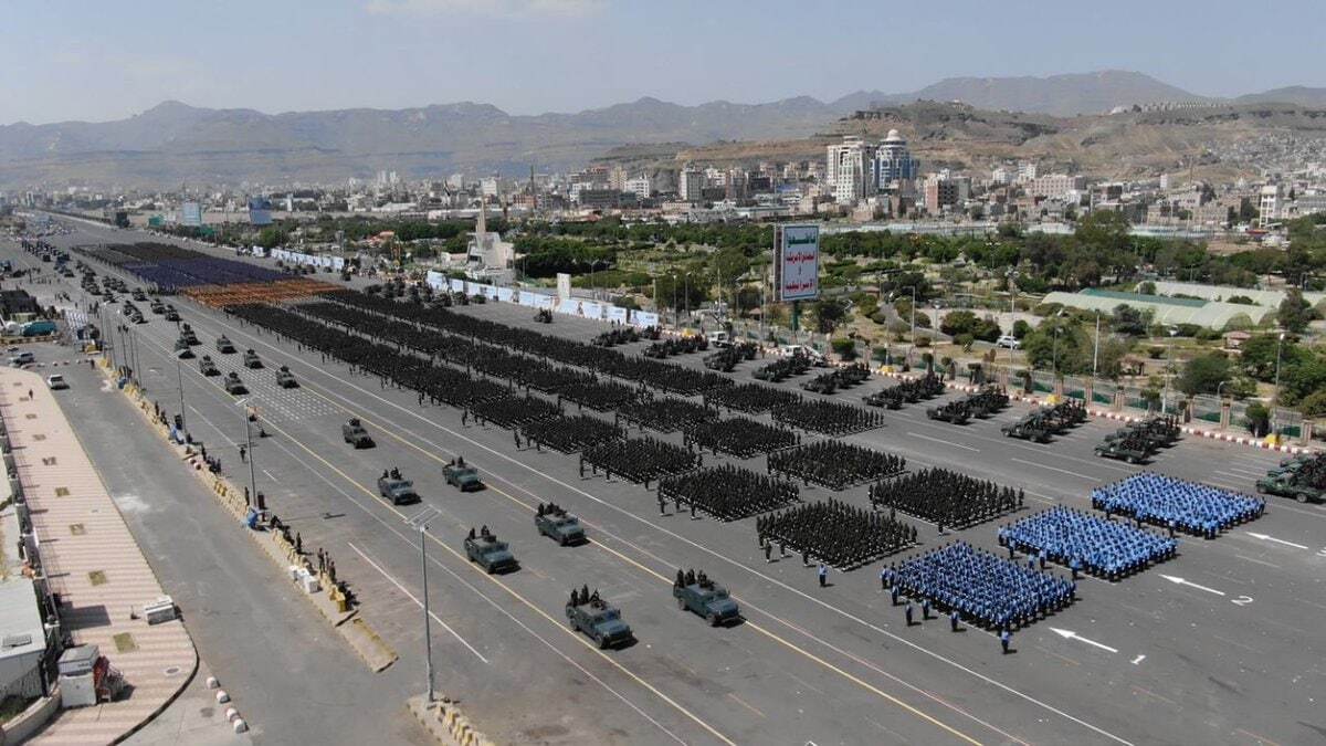 رژه عظیم یگان‌های امنیتی یمن در صنعاء+عکس