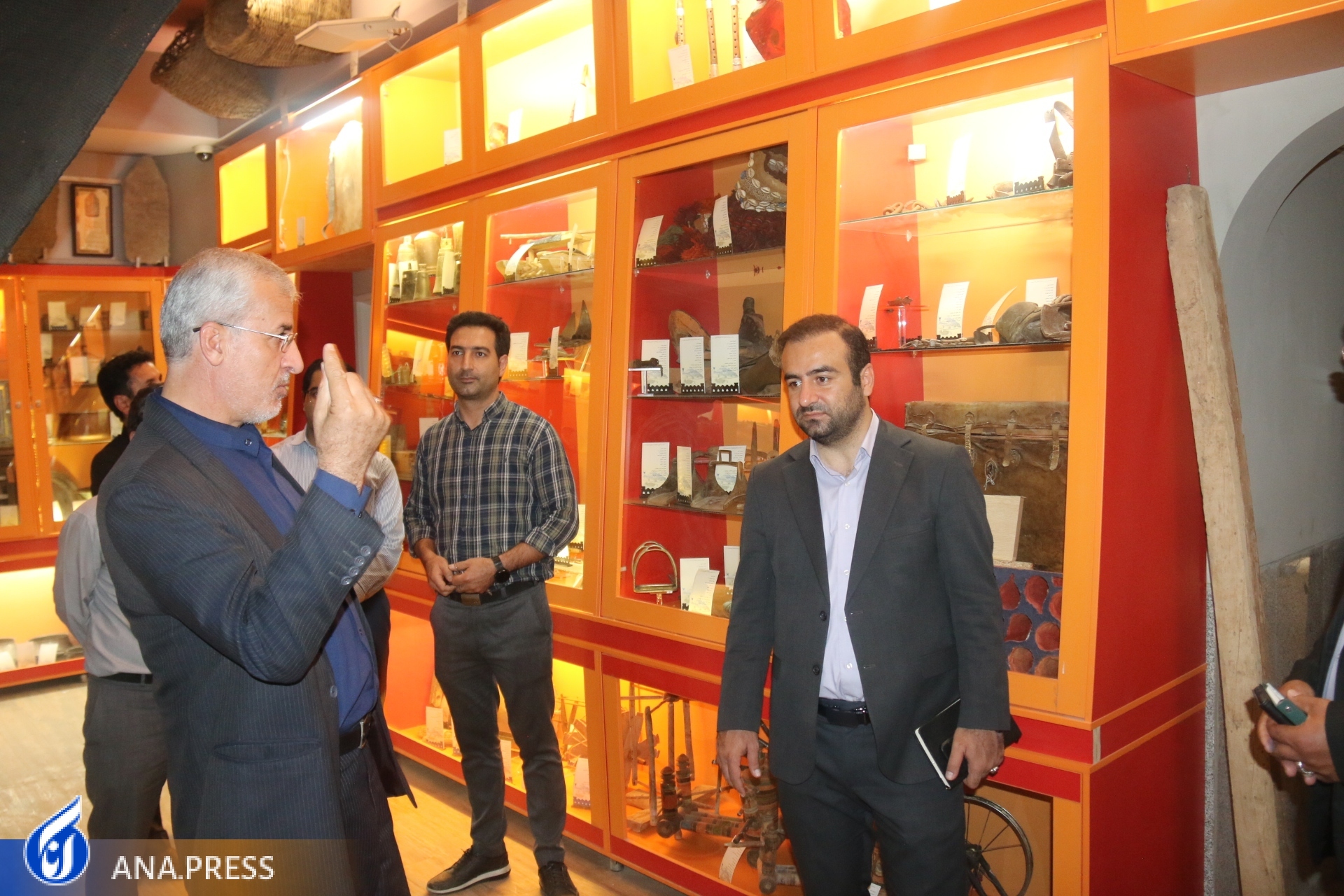 بازدید ۲ مدیرکل در استان همدان از امکانات و تجهیزات دانشگاه آزاد اسلامی