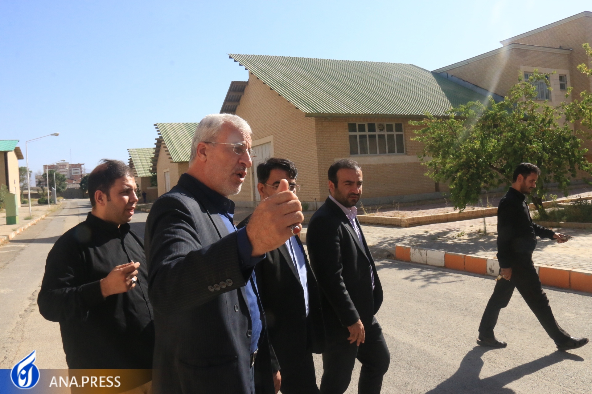 بازدید ۲ مدیرکل در استان همدان از امکانات و تجهیزات دانشگاه آزاد اسلامی