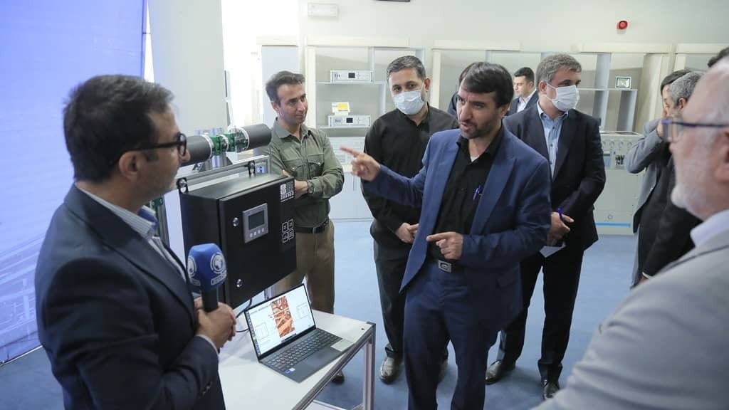 رونمایی از آنلایزر لیزری گازی دی اکسید کربن و تیوب کلینر رونمایی از آنلایزر لیزری گازی دی اکسید کربن و تیوب کلینر