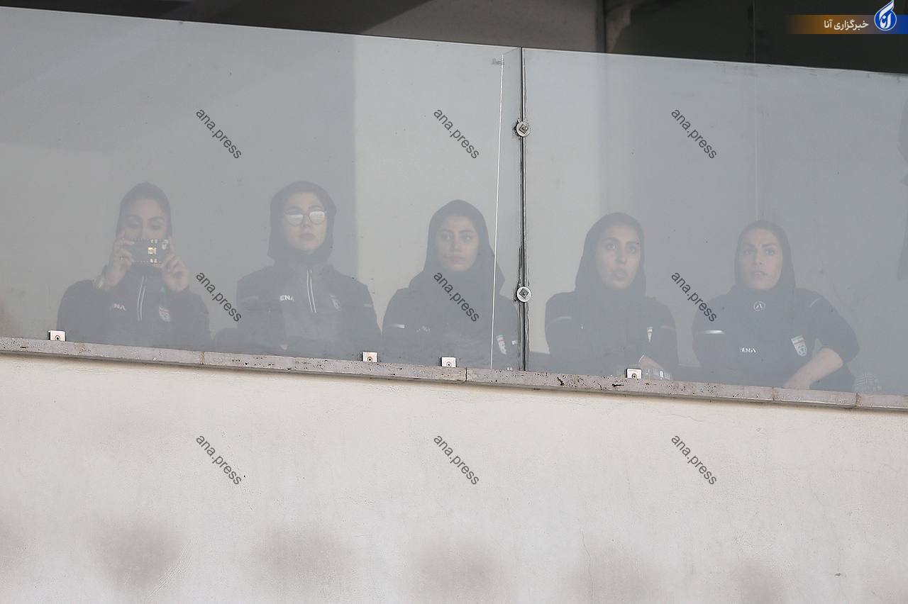 رونمایی از تماشاگر ویژه زن در دیدار پرسپولیس و تراکتور+تصاویر