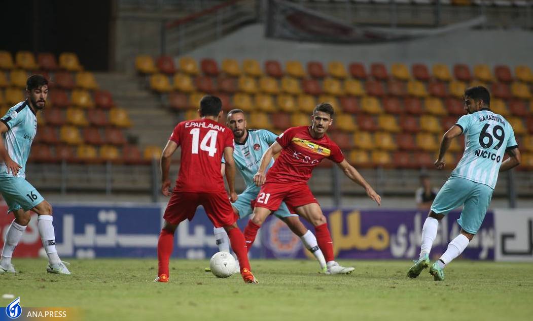 بیگانگی شکستناپذیران لیگ با با کورس قهرمانی بیگانگی شکستناپذیران لیگ با با کورس قهرمانی