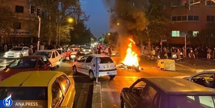 آشوبهایی که حال سینما را آشفته کرد/ یک فیلم با دو بلیت! آشوبهایی که حال سینما را آشفته کرد/ یک فیلم با دو بلیت!