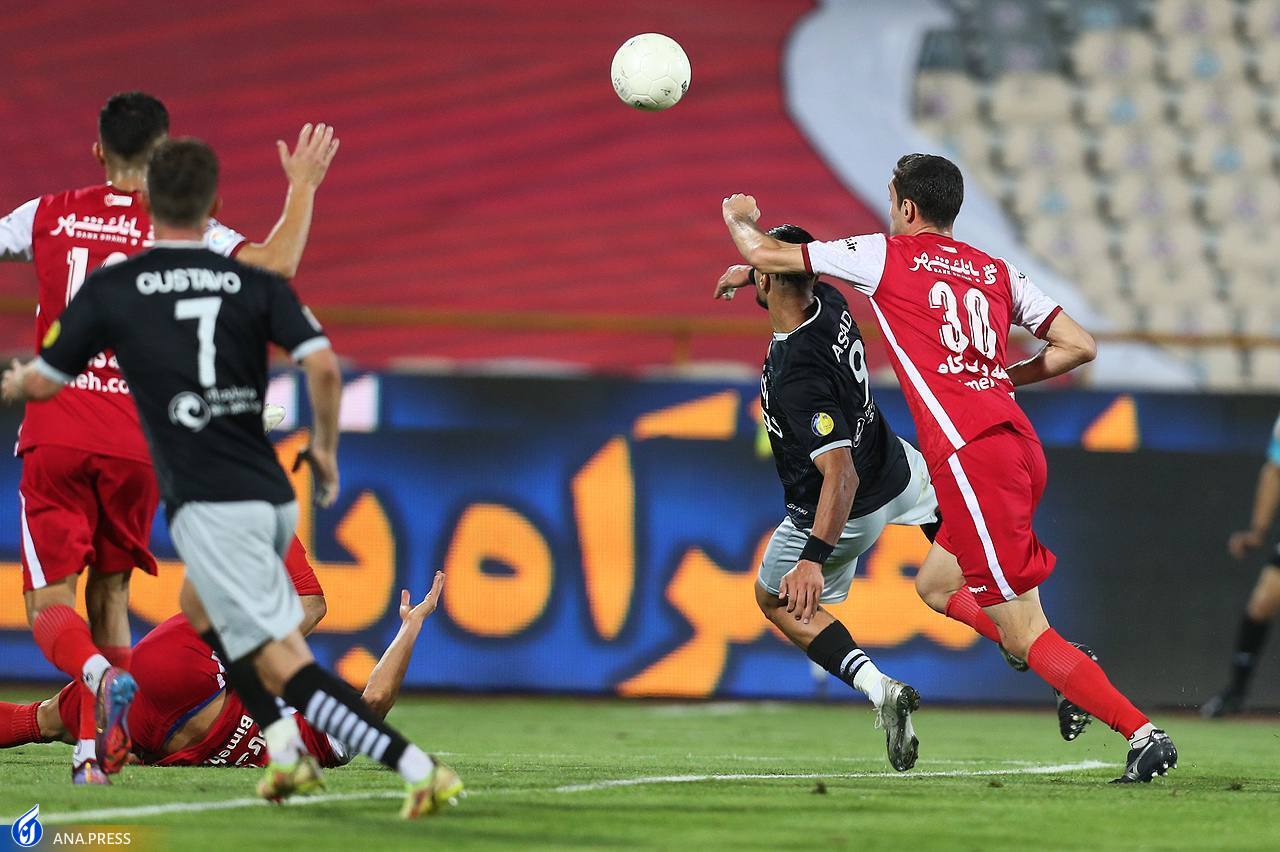 درگیری 120 ثانیهای دو بازیکن پرسپولیس و تراکتور جلوی چشمان داور+تصاویر درگیری 120 ثانیهای دو بازیکن پرسپولیس و تراکتور جلوی چشمان داور+تصاویر