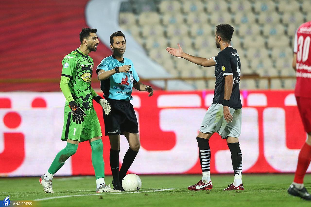 درگیری 120 ثانیهای دو بازیکن پرسپولیس و تراکتور جلوی چشمان داور+تصاویر درگیری 120 ثانیهای دو بازیکن پرسپولیس و تراکتور جلوی چشمان داور+تصاویر