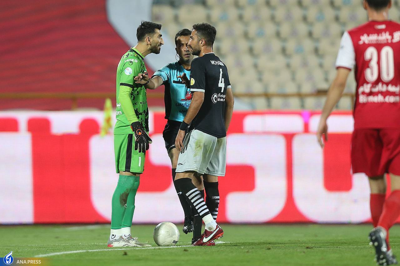 درگیری 120 ثانیهای دو بازیکن پرسپولیس و تراکتور جلوی چشمان داور+تصاویر درگیری 120 ثانیهای دو بازیکن پرسپولیس و تراکتور جلوی چشمان داور+تصاویر