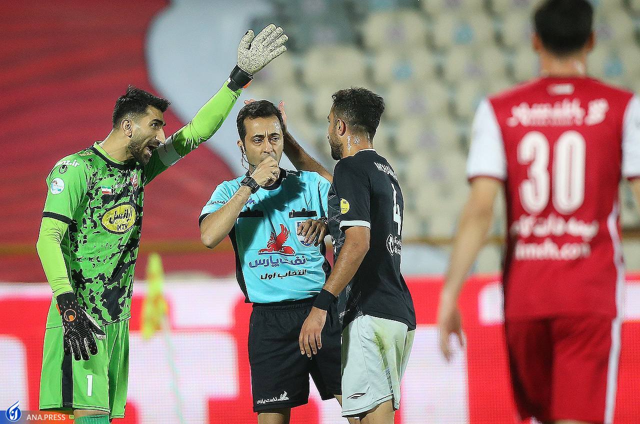 درگیری 120 ثانیهای دو بازیکن پرسپولیس و تراکتور جلوی چشمان داور+تصاویر درگیری 120 ثانیهای دو بازیکن پرسپولیس و تراکتور جلوی چشمان داور+تصاویر