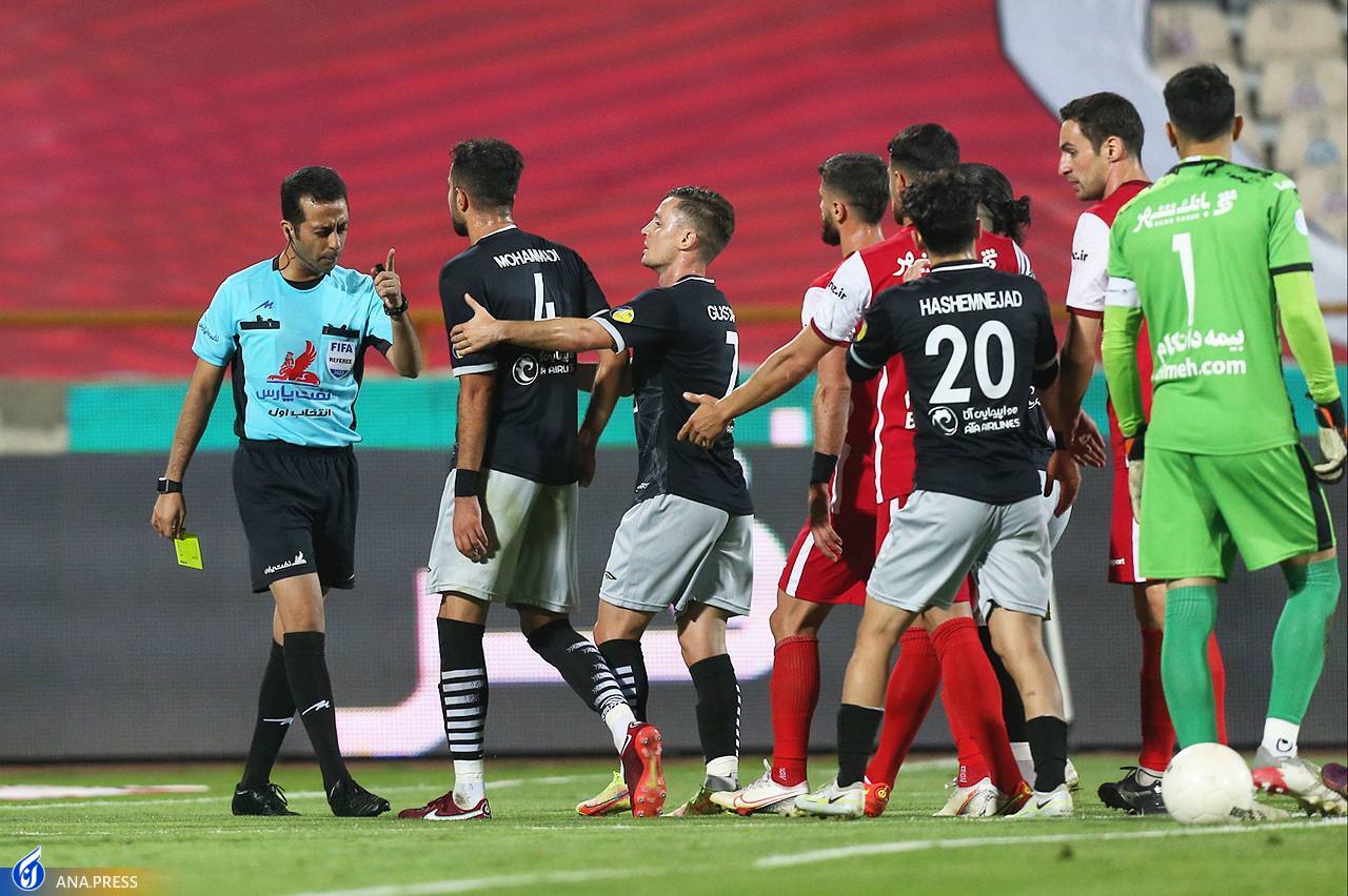 درگیری 120 ثانیهای دو بازیکن پرسپولیس و تراکتور جلوی چشمان داور+تصاویر درگیری 120 ثانیهای دو بازیکن پرسپولیس و تراکتور جلوی چشمان داور+تصاویر