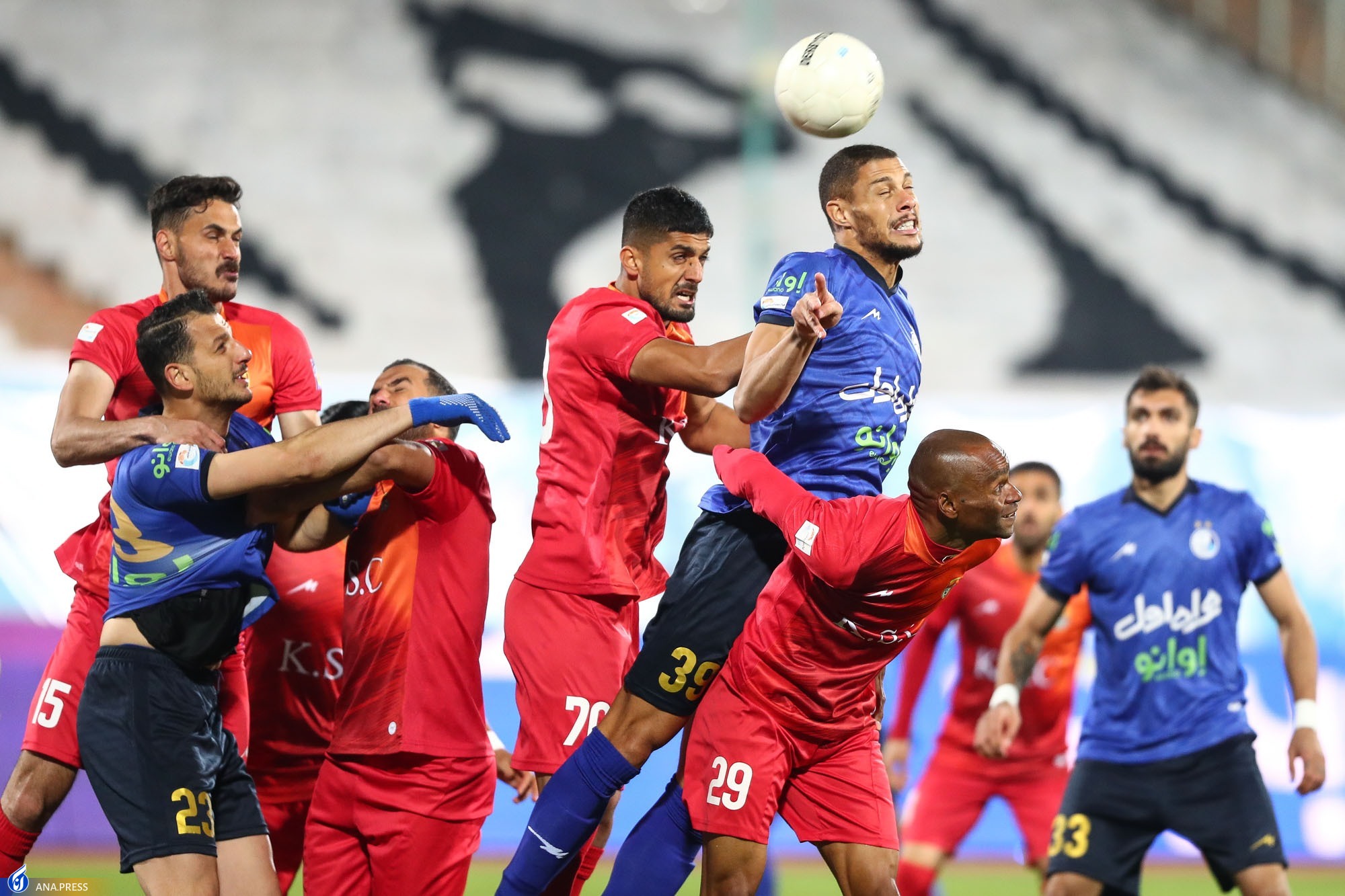 تمام تقابل های دیدنی در دیدار جذاب استقلال و فولاد