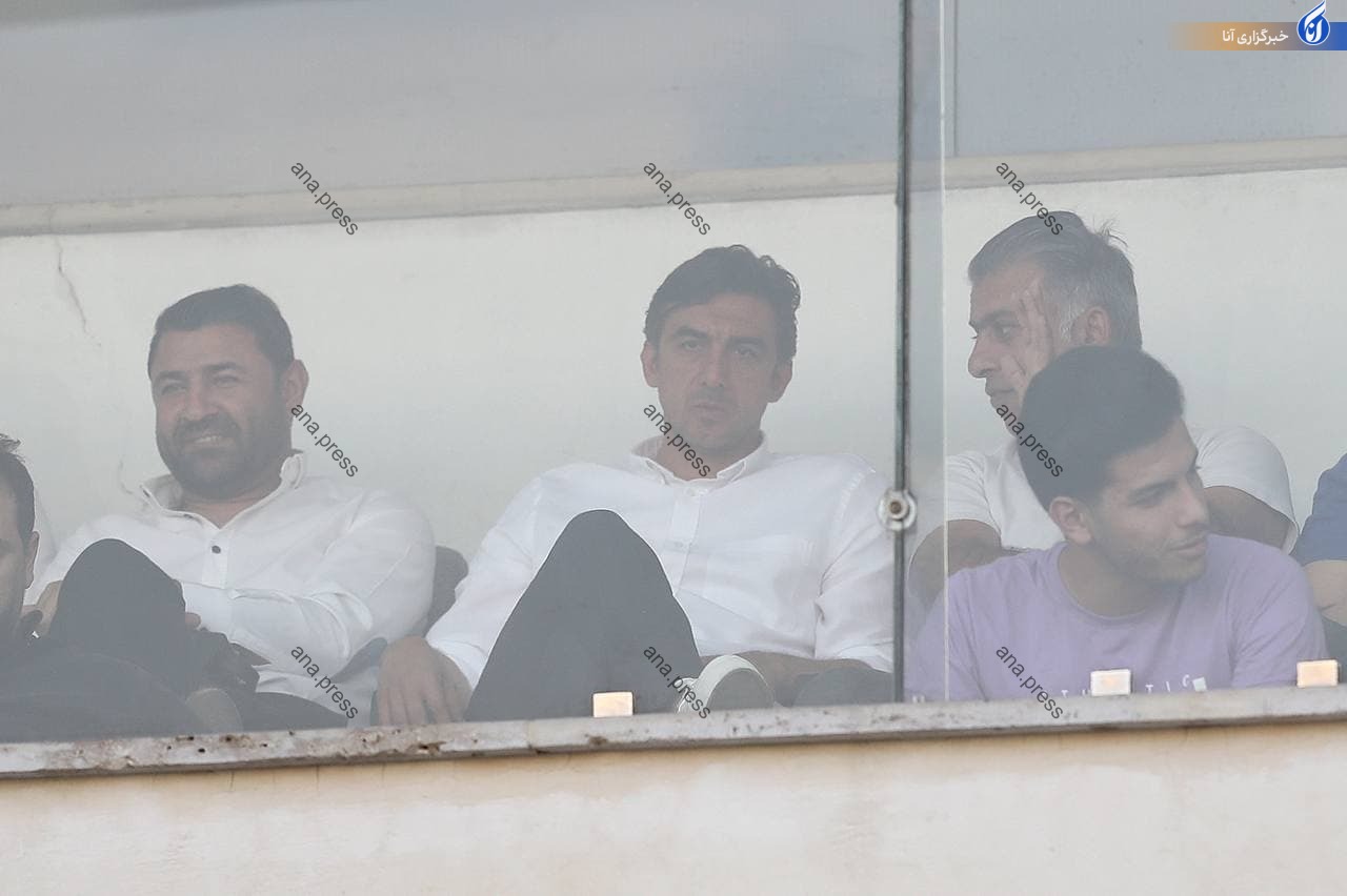 رحمتی تماشاگر ویژه دیدار استقلال و فولاد در آزادی رحمتی تماشاگر ویژه دیدار استقلال و فولاد در آزادی